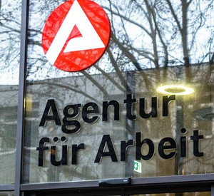 Außenseite eines Arbeitsagentur Gebäudes