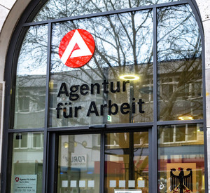 Außenseite eines Arbeitsagentur Gebäudes