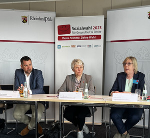 Staatssekretär Dr. Fedor Ruhose bei Pressekonferenz zur Sozialwahl 2023